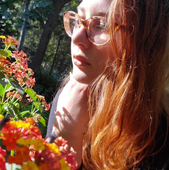 Meet your Posher, Hannah - Picture 2 of 2